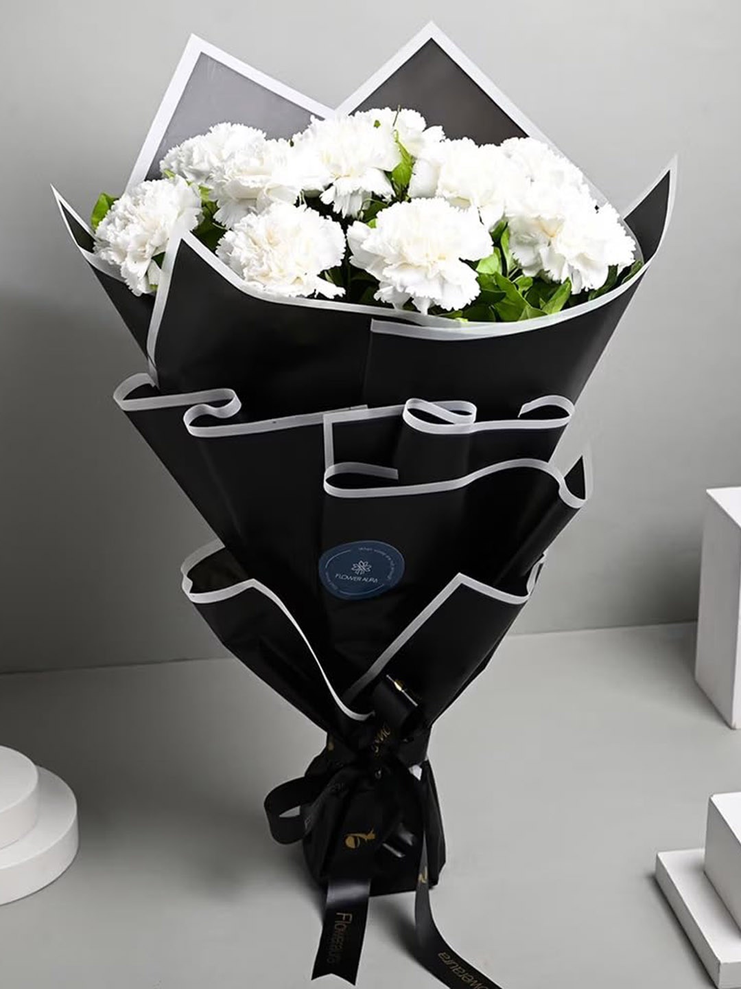 

Floweraura White 10 Pieces Bunch of Fresh Live Carnations Flowers Bouquet
