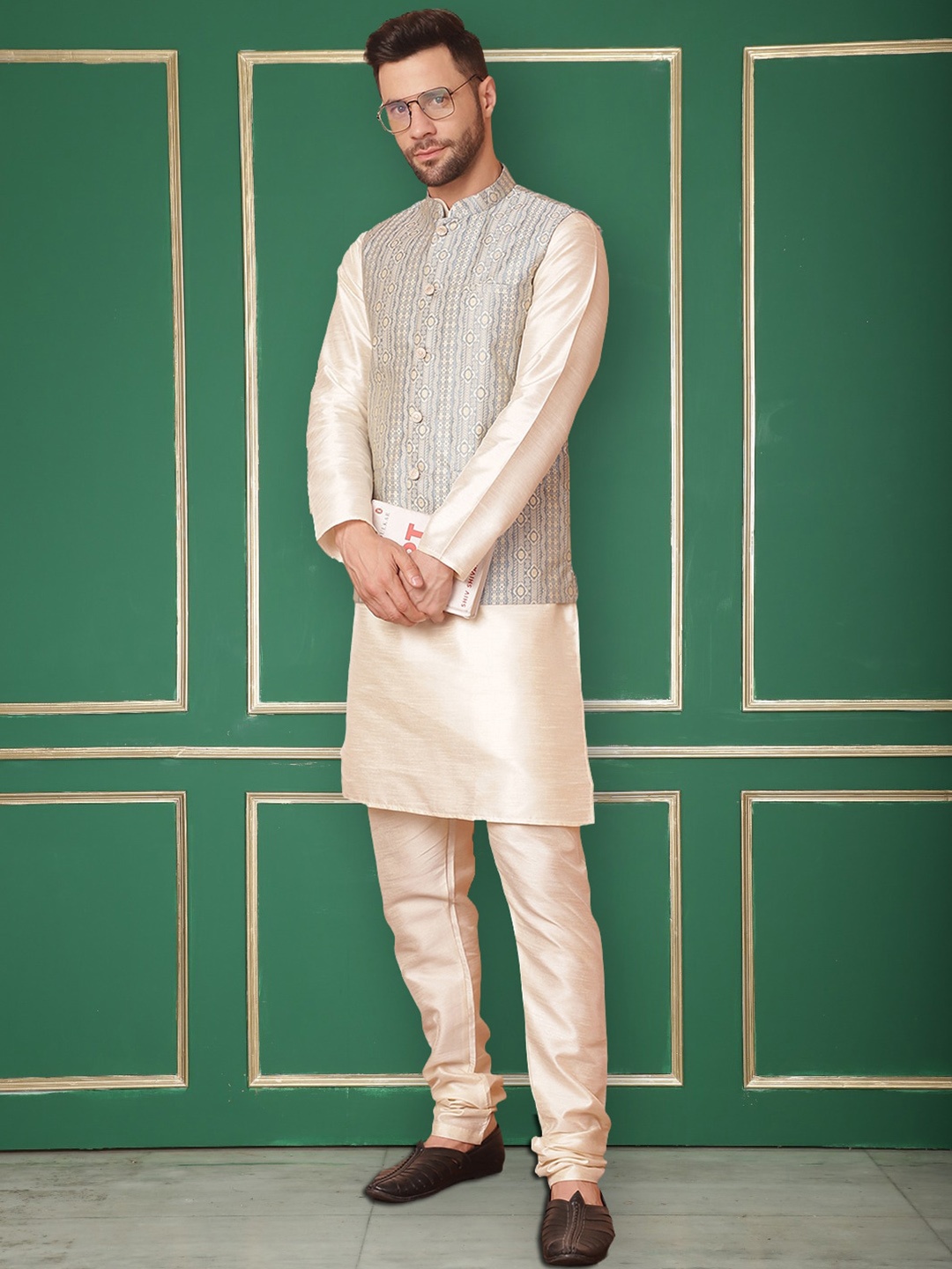 

Jompers Mandarin Collar Regular Straight Kurta with Pyjamas, Beige