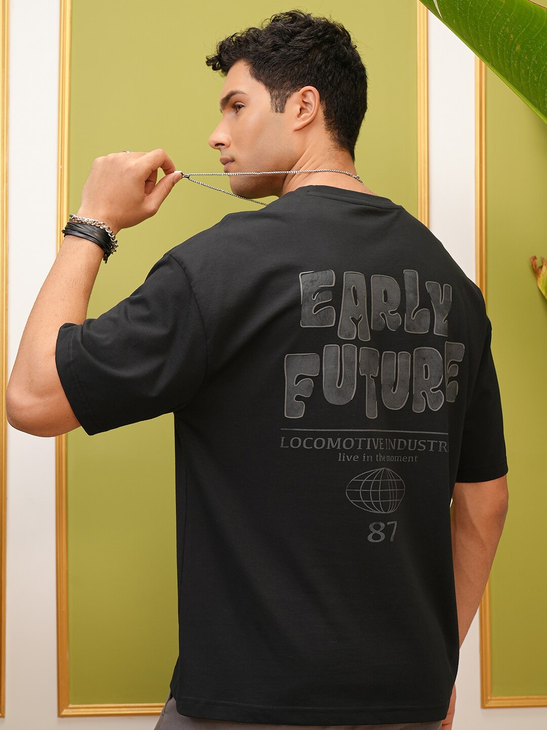 

LOCOMOTIVE Premium Black Typography Printed Round Neck Half Sleeve Oversized T Shirt