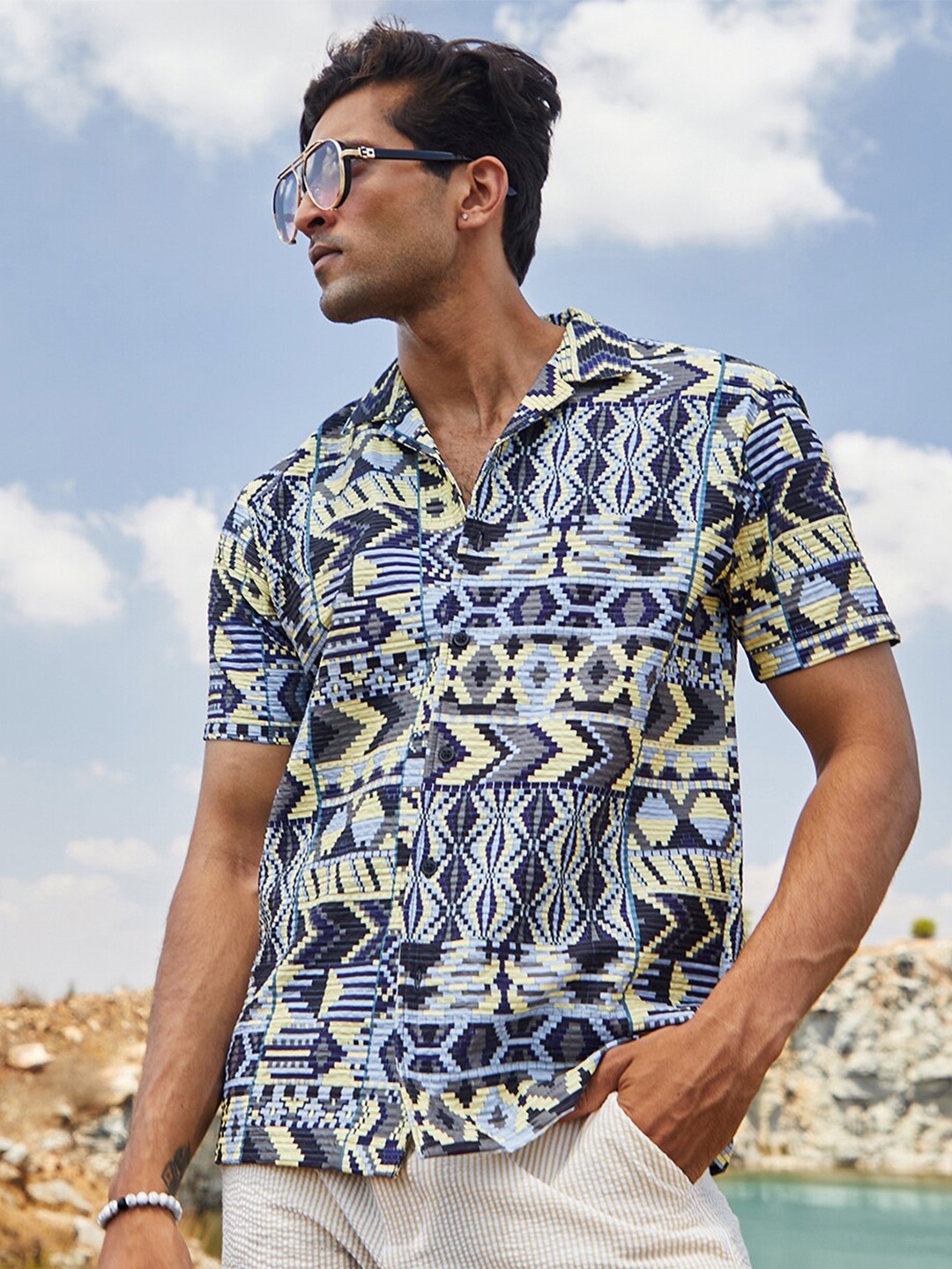 

Campus Sutra Classic Ethnic Motifs Printed Casual Shirt, Blue