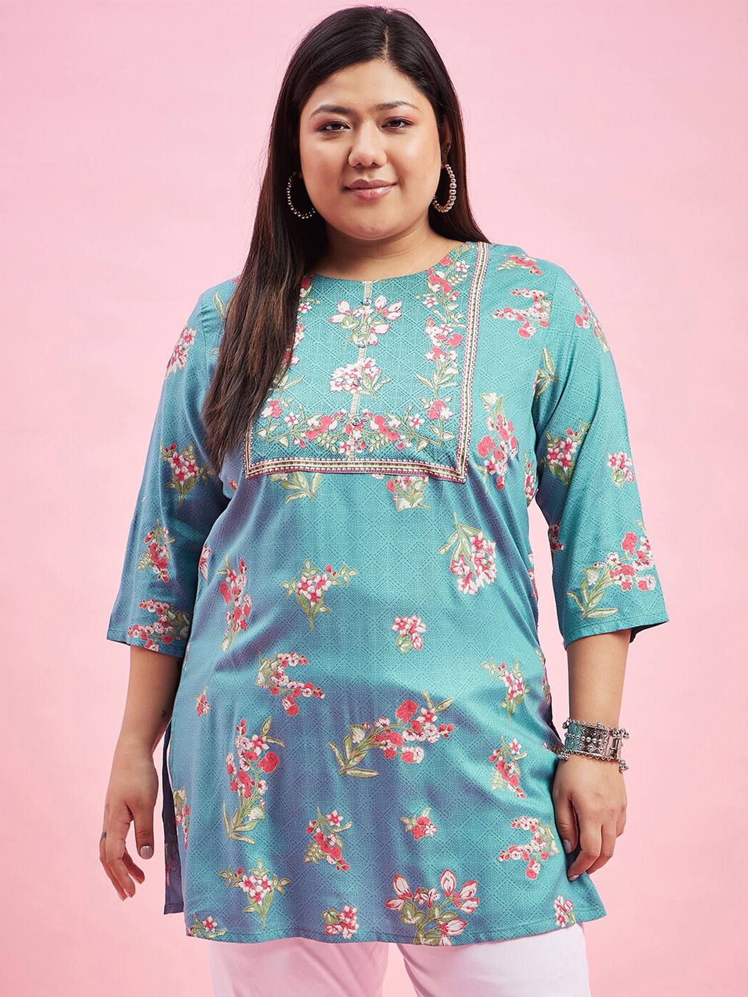 

AUSTIVO Plus Size Floral Printed Round Neck Three-Quarter Sleeves Kurti, Green