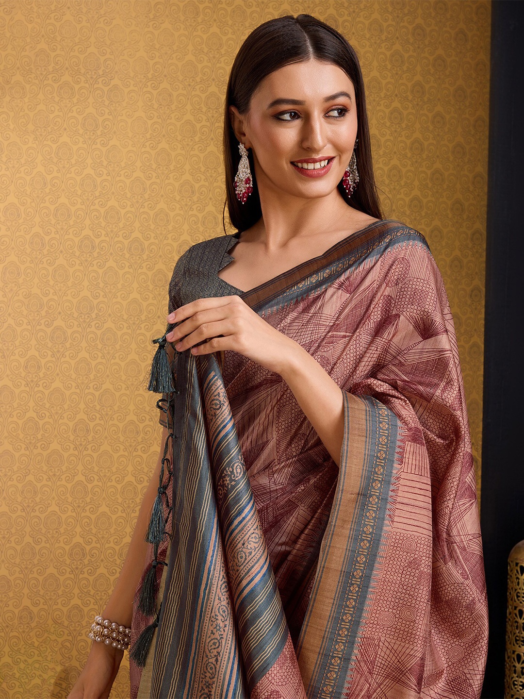 

DOI MOI Geometric Silk Cotton Saree, Brown