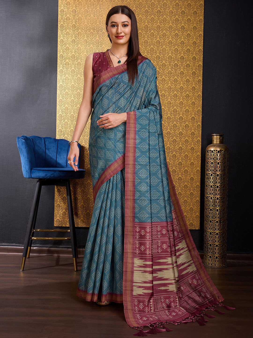 

DOI MOI Geometric Printed Zari Silk Cotton Saree, Blue