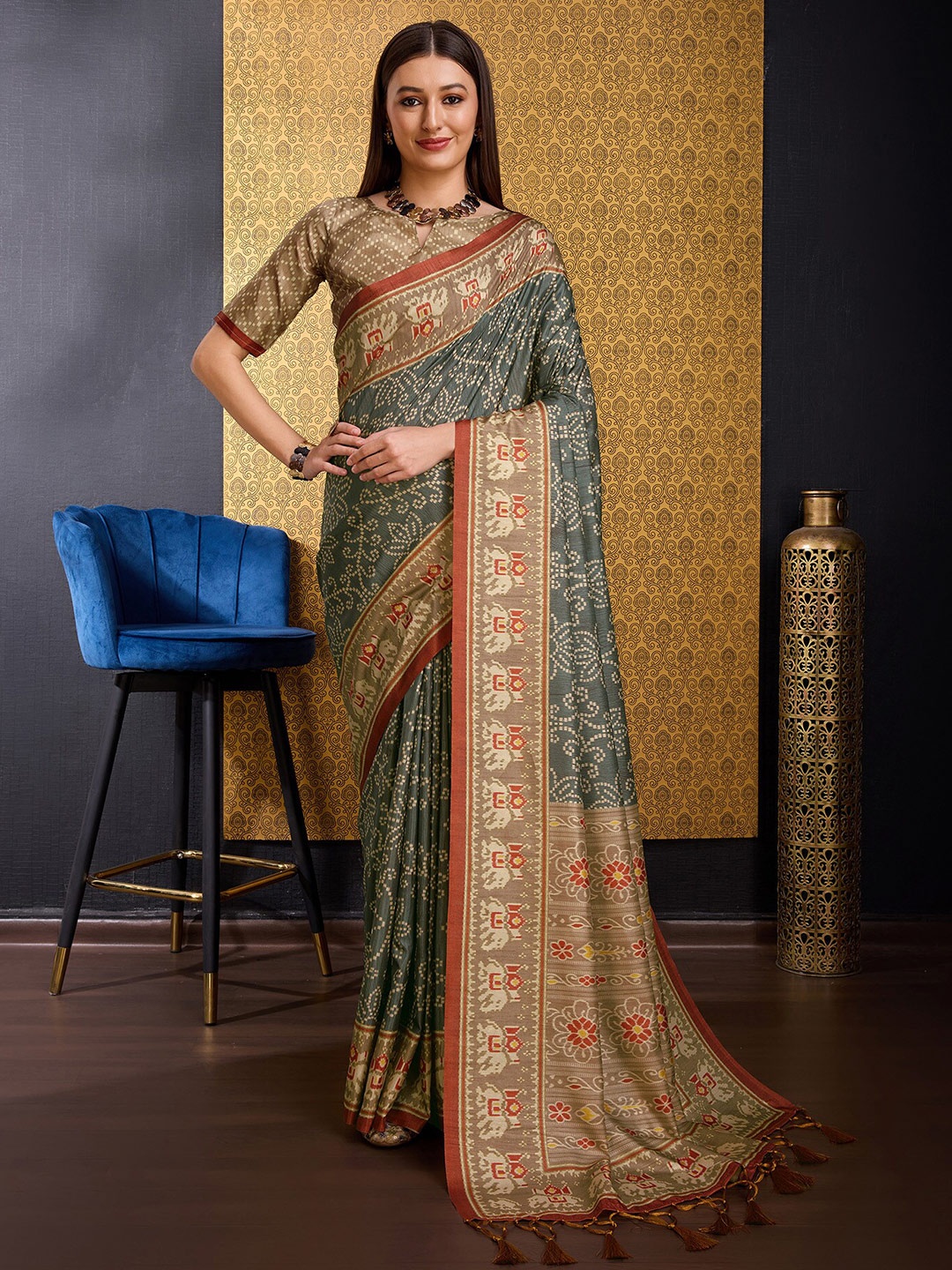 

DOI MOI Bandhani Printed Silk Cotton Saree, Grey