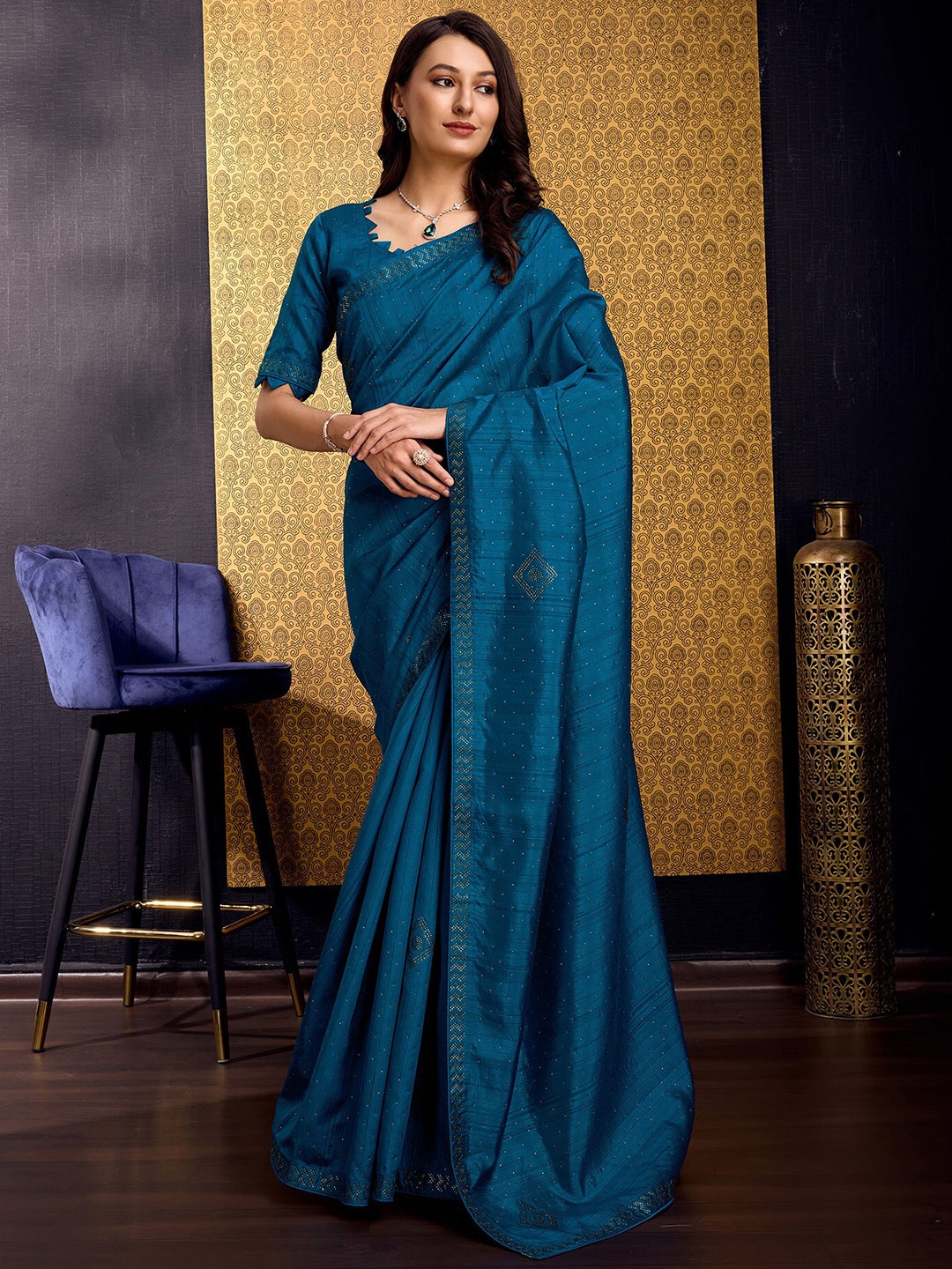 

DOI MOI Embellished Saree, Blue