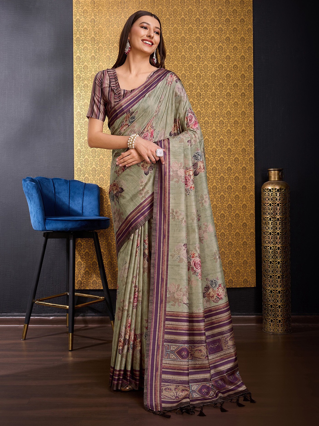 

DOI MOI Floral Printed Pure Silk Saree, Green