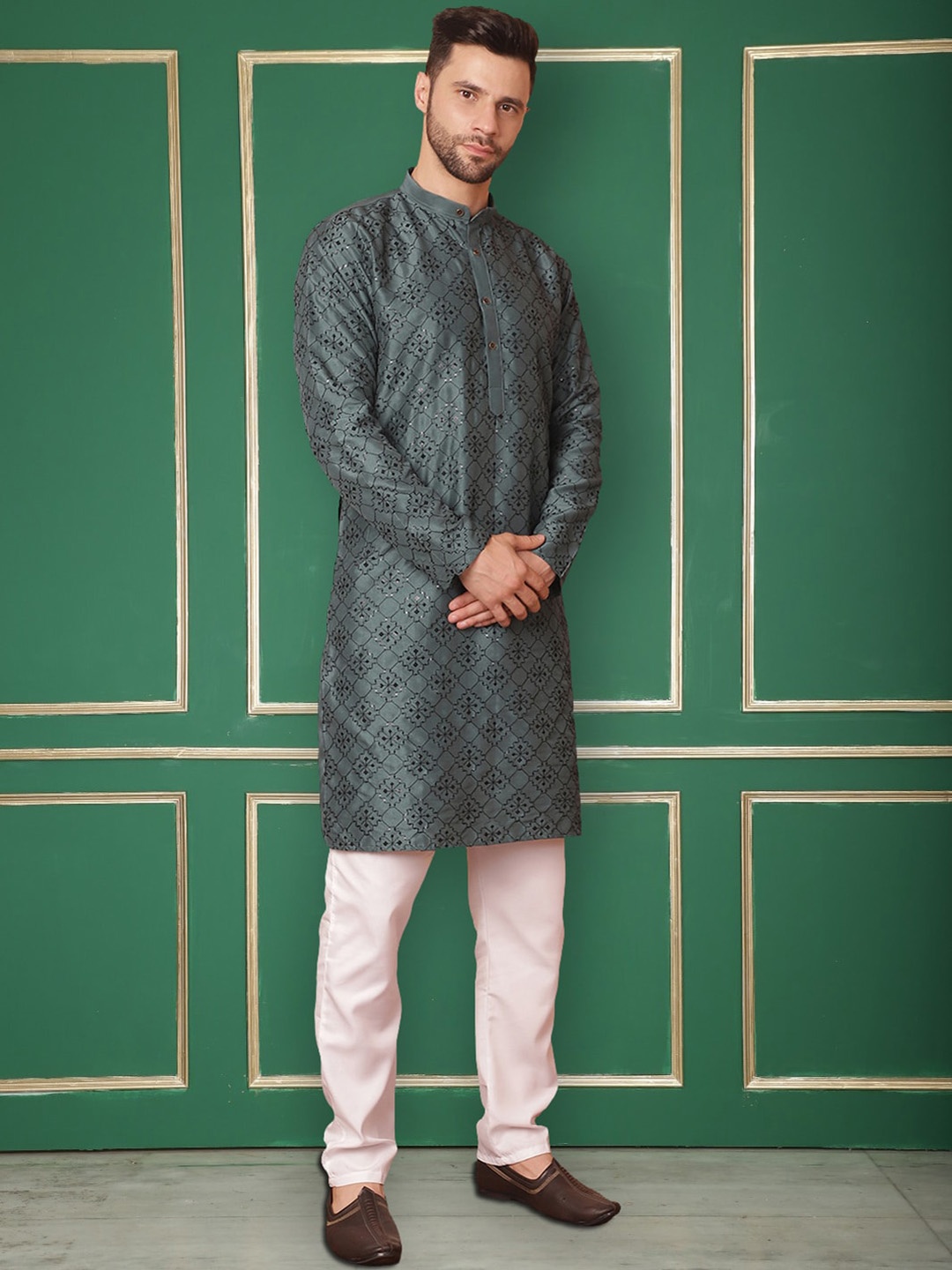 

Jompers Mandarin Collar Floral Printed Regular Sequinned Straight Kurta with Pyjamas, Teal