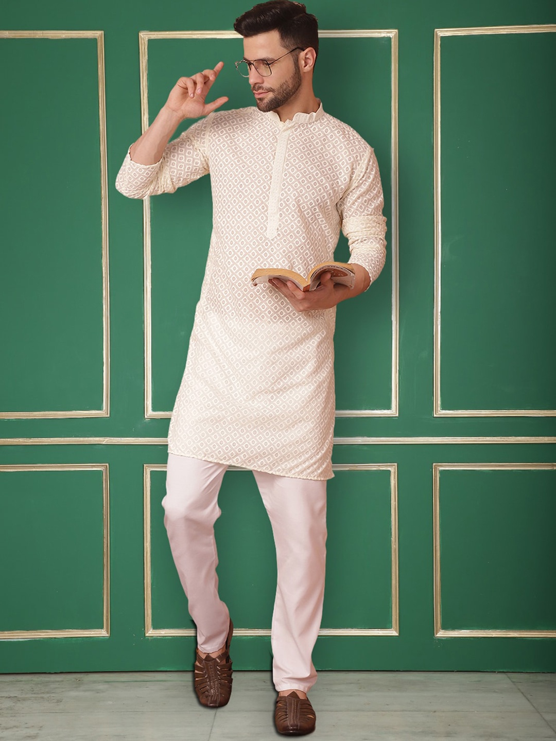 

Jompers Embroidered Straight Chikankari Pure Cotton Kurta with Pyjamas, Cream