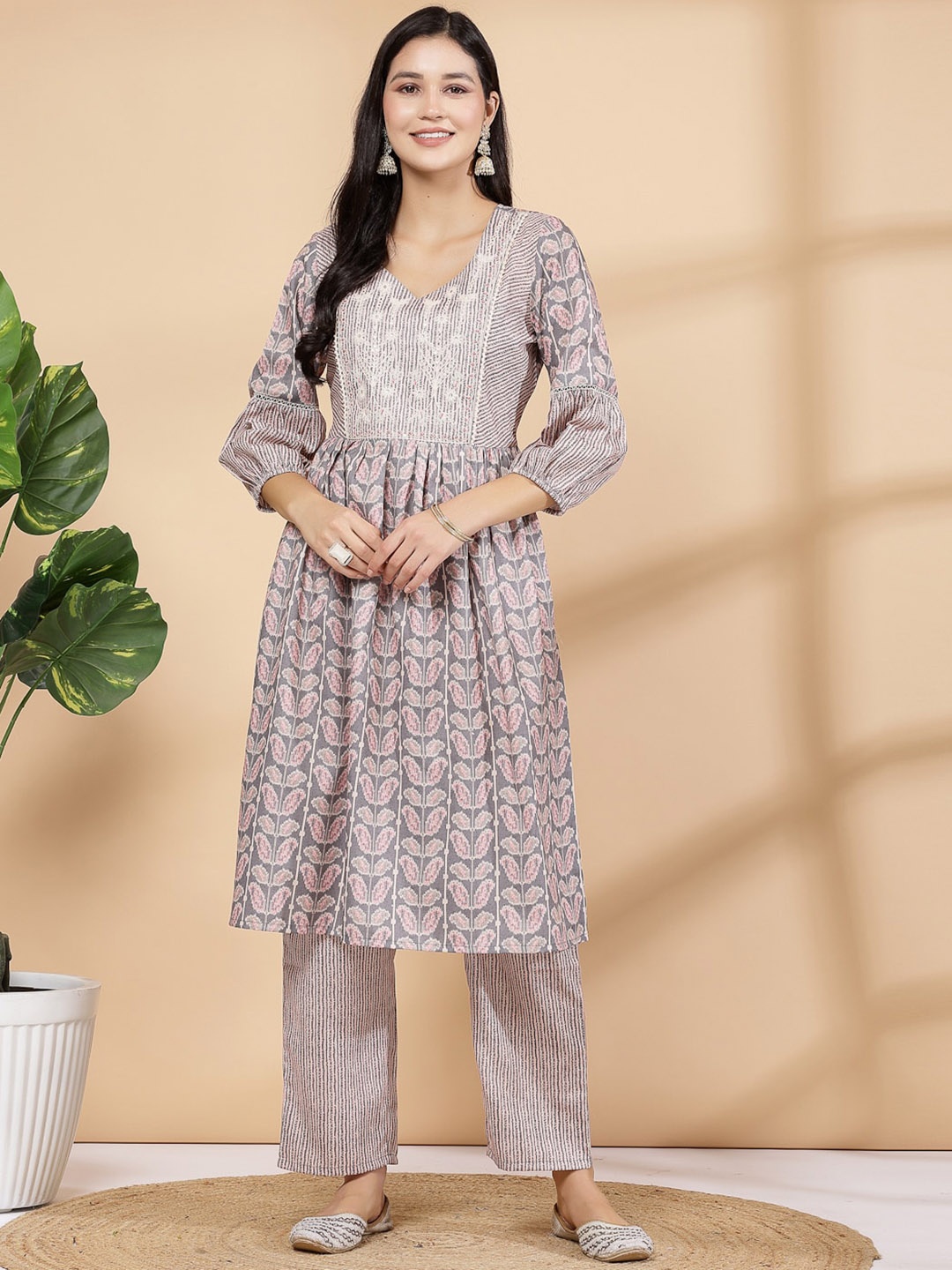 

Nayam By Lakshita Paisley Printed Kurta and Palazzo Co-ord Set, Grey