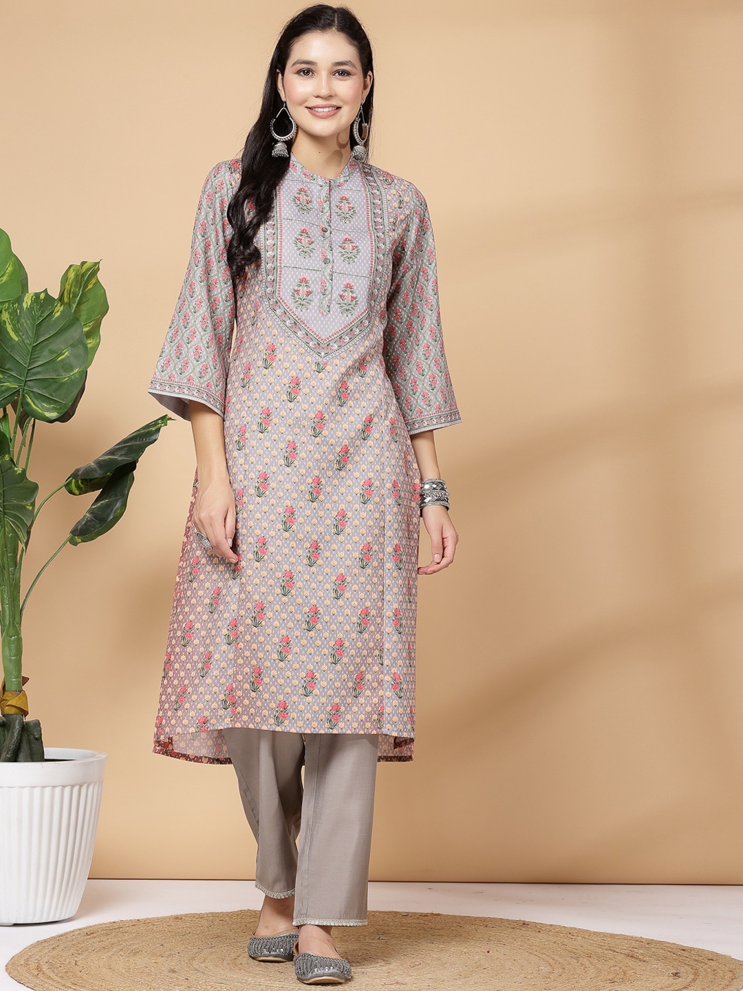 

Nayam By Lakshita Floral Printed Gotta Patti Linen Straight Kurta With Palazzos, Grey