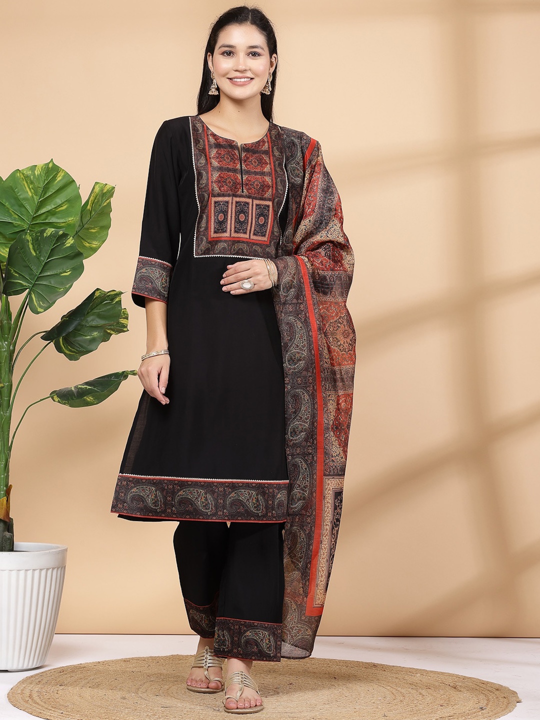 

Nayam By Lakshita Floral Yoke Design Regular Patchwork Chanderi Cotton Kurta with Palazzos, Black