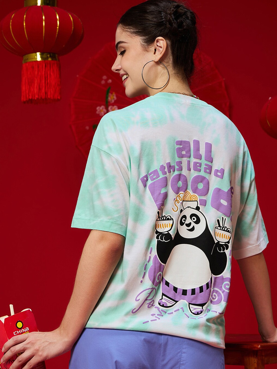 

Bewakoof White Kung Fu Panda Printed Drop-Shoulder Sleeves Oversized Cotton T-shirt