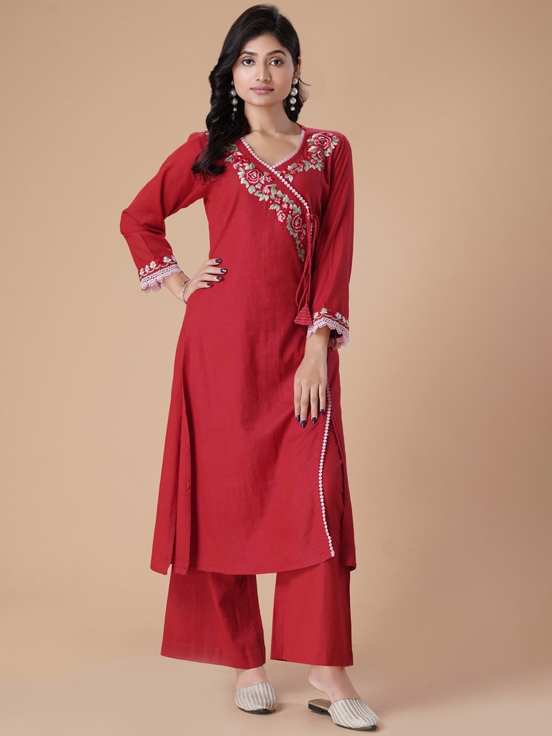 

SajiSaheli Floral Embroidered Thread Work V-Neck Angrakha Pure Cotton Kurta With Palazzos, Red