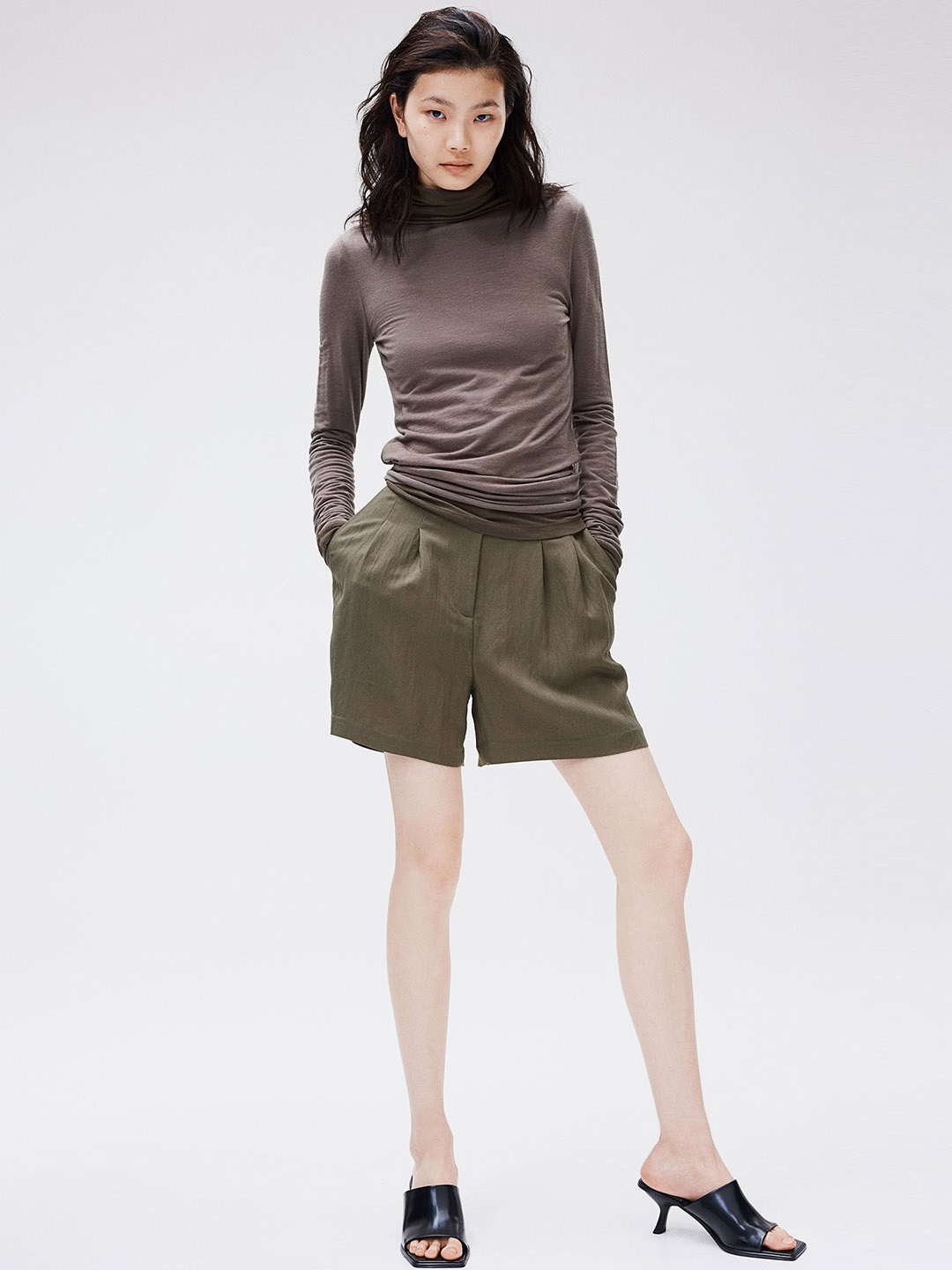 

H&M Women Knee-Length Shorts, Off white