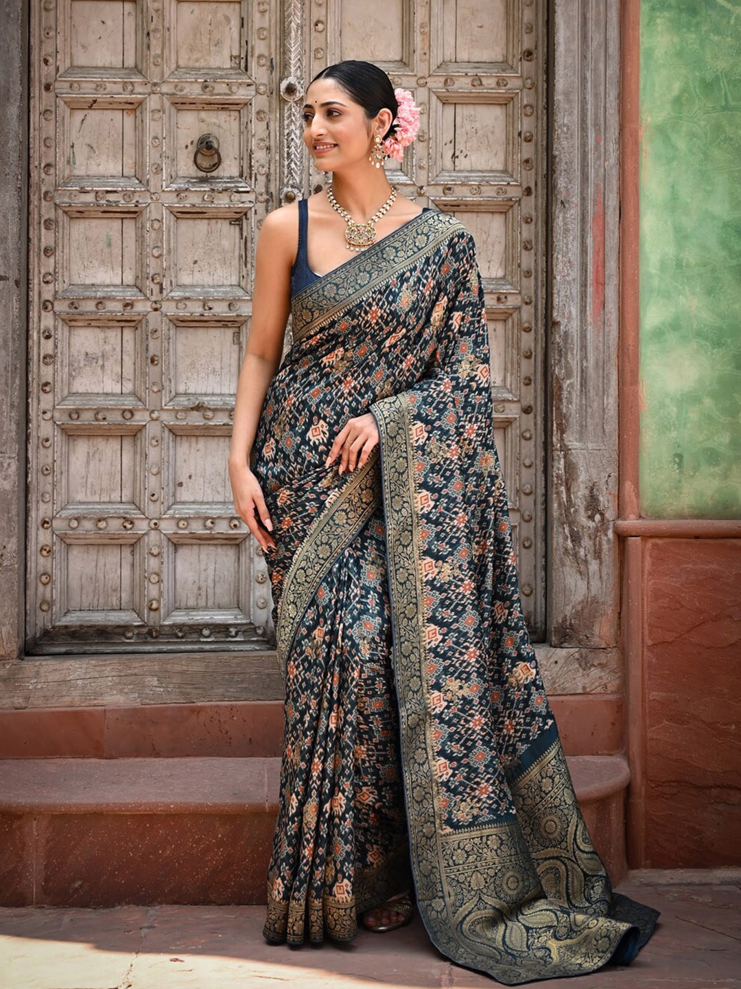 

Meena Bazaar Ethnic Motifs Printed Zari Saree, Blue