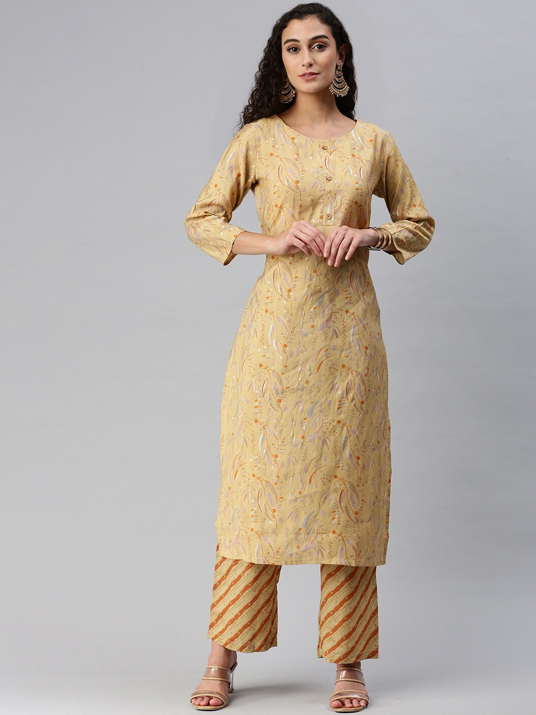 

KALINI Paisley Printed Straight Kurta With Trousers, Beige