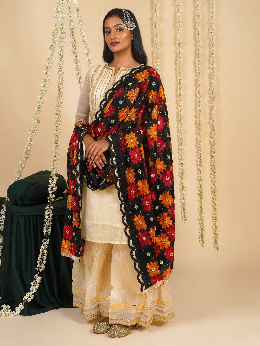 

TEEJH Ethnic Motifs Embroidered Phulkari Dupatta, Black
