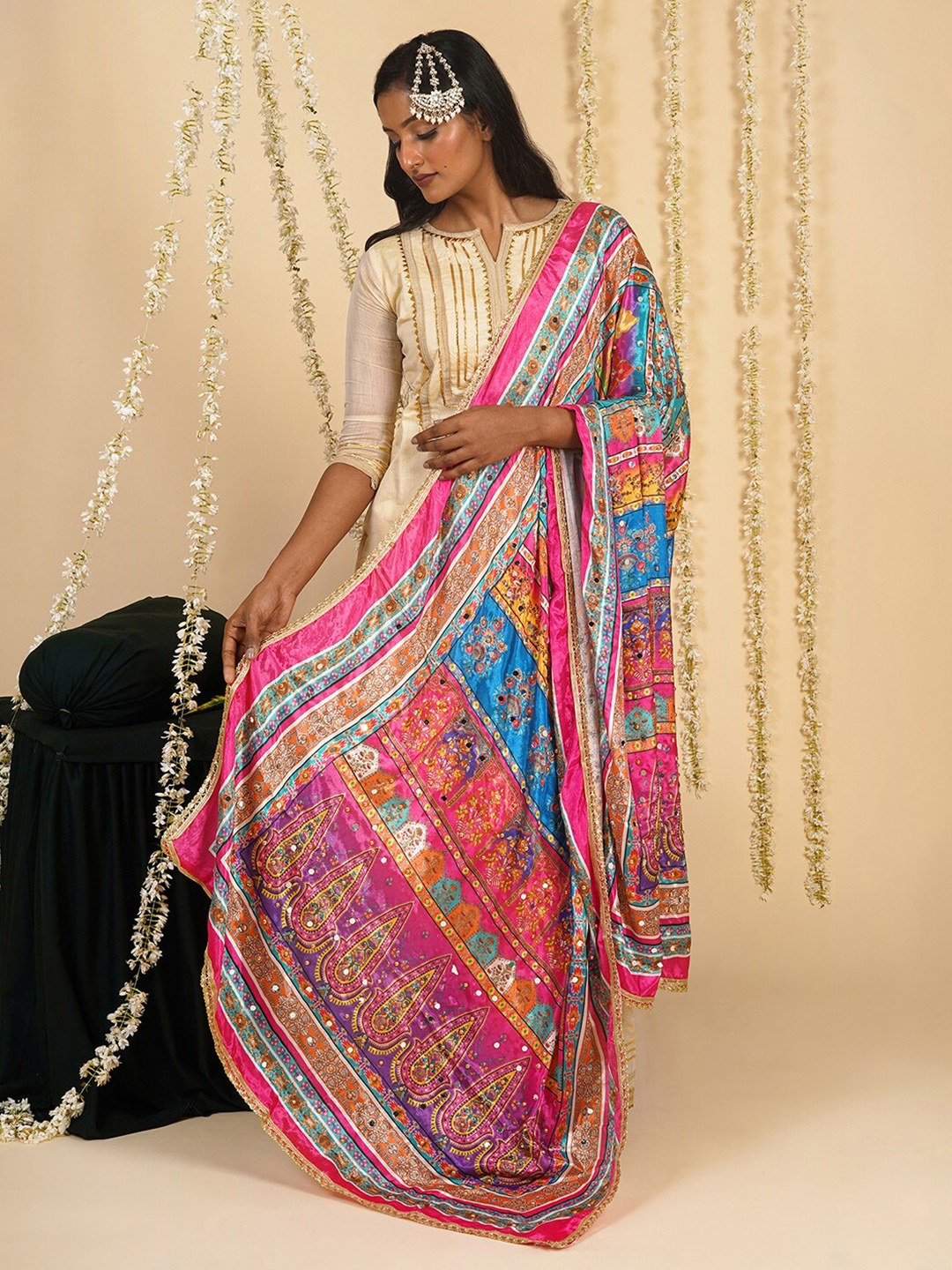 

TEEJH Ethnic Motifs Printed Dupatta with Mirror Work, Pink