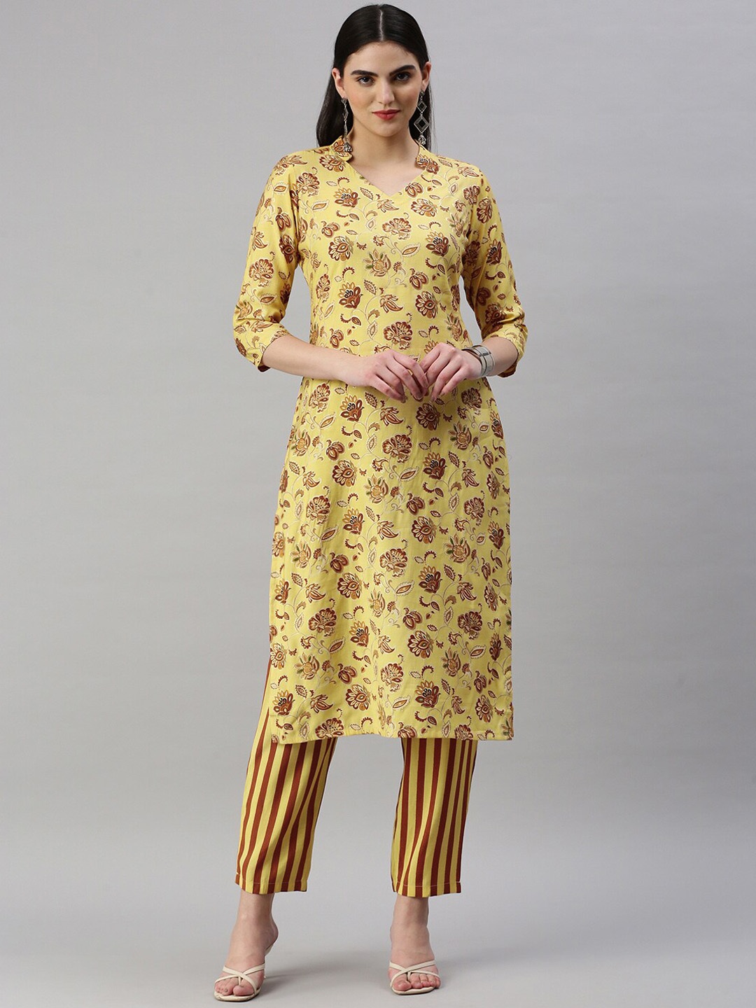 

KALINI Floral Printed Straight Kurta with Trousers, Yellow