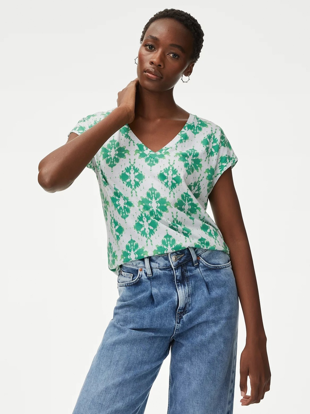 

Marks & Spencer Abstract Printed Round Neck Extended Sleeves T-shirt, Green