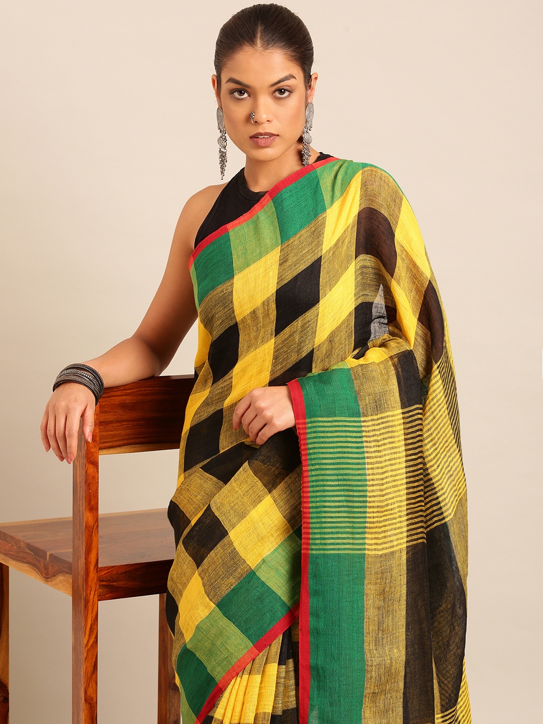 

Taavi Checked Sustainable Saree, Multi