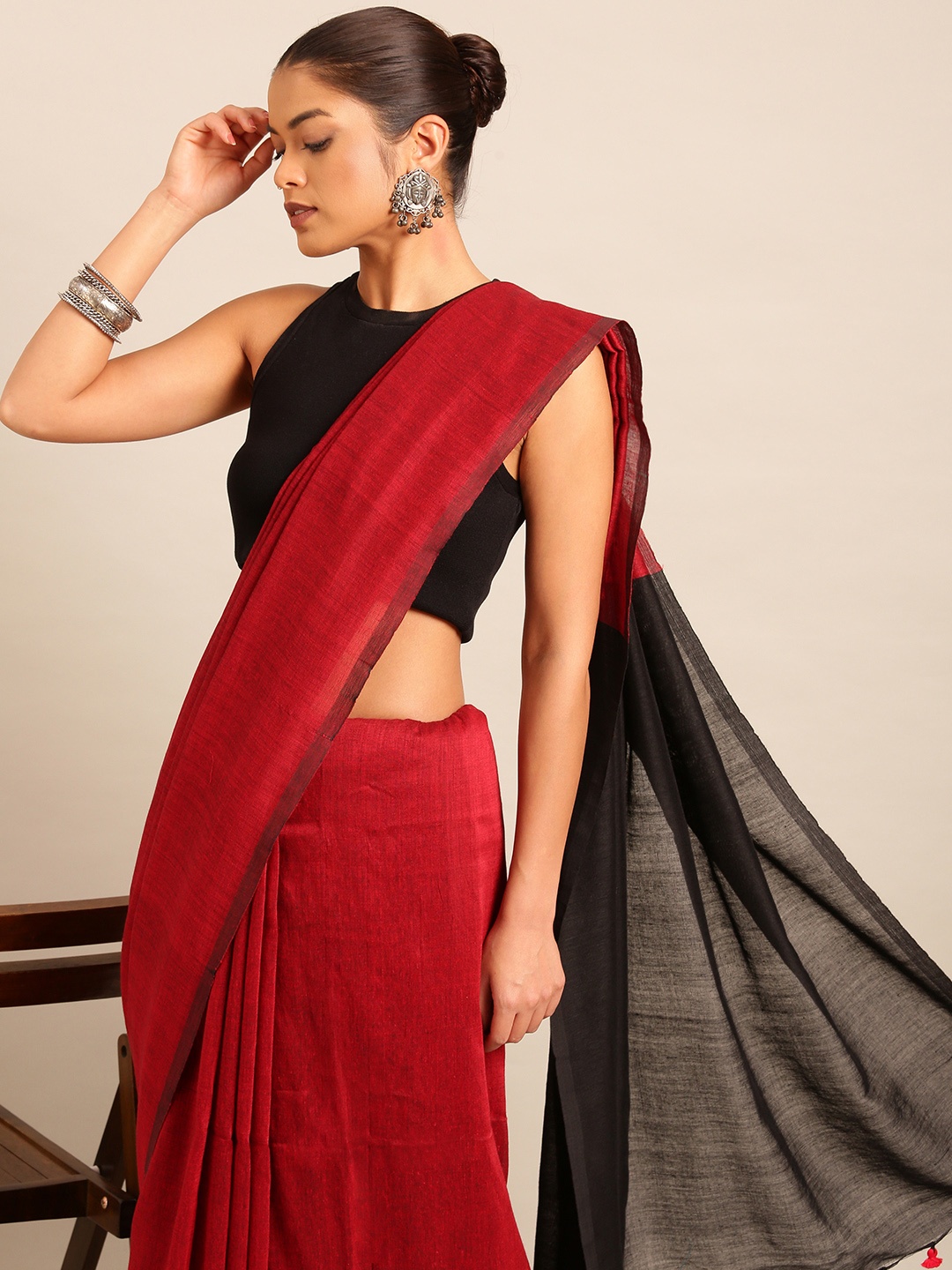 

Taavi Solid Pure Cotton Sustainable Saree, Maroon