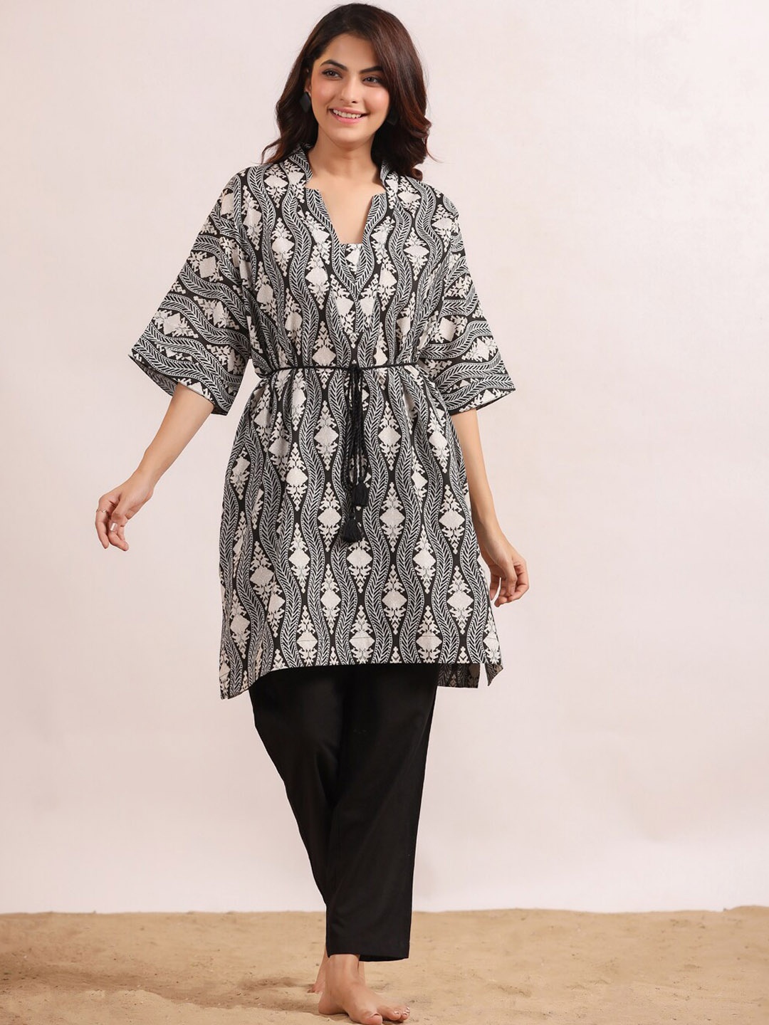 

SANSKRUTIHOMES Printed Pure Cotton Kaftan With Pyjamas, Black