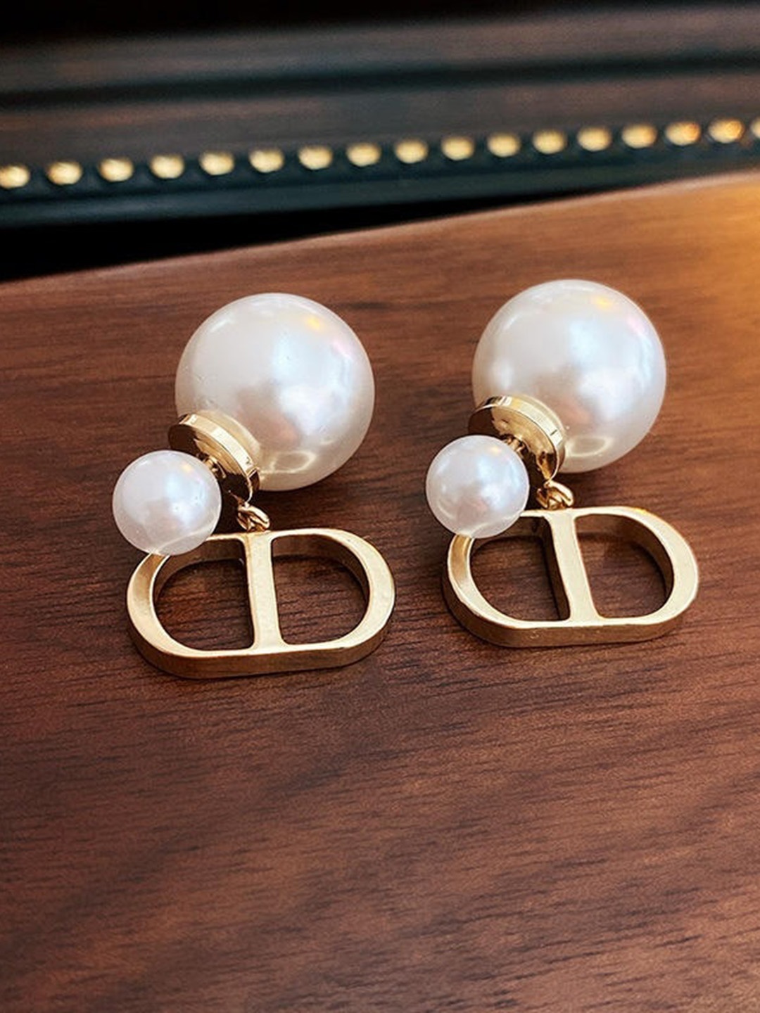 

Pinapes Gold Plated Rhinestone Studs