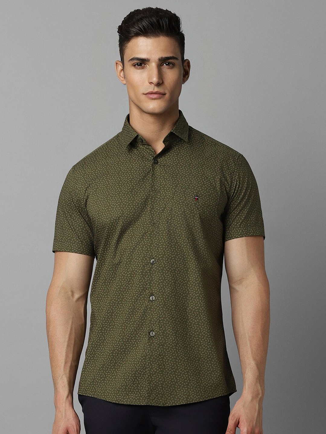 

Louis Philippe Sport Spread Collar Slim Fit Opaque Printed Cotton Casual Shirt, Olive