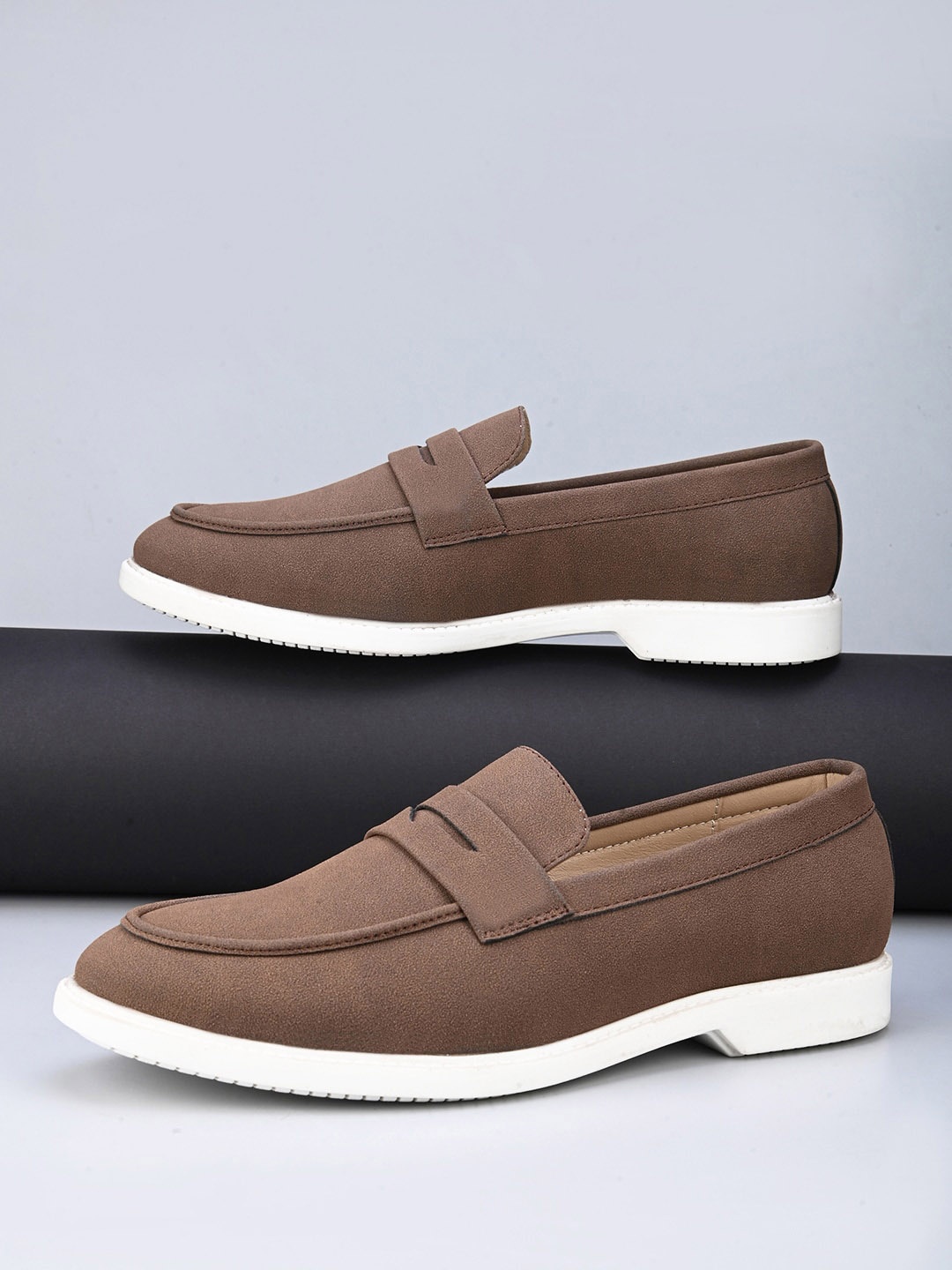 

Mast & Harbour Men Brown Textured Round Toe Memory Foam Slip-On Sneakers