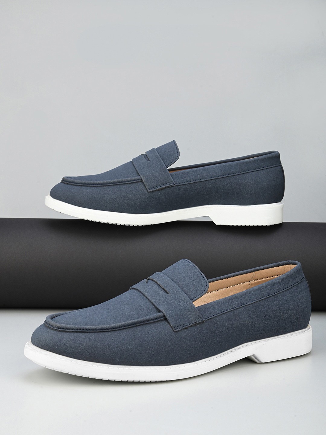 

Mast & Harbour Men Blue Textured Round Toe Memory Foam Slip-On Sneakers