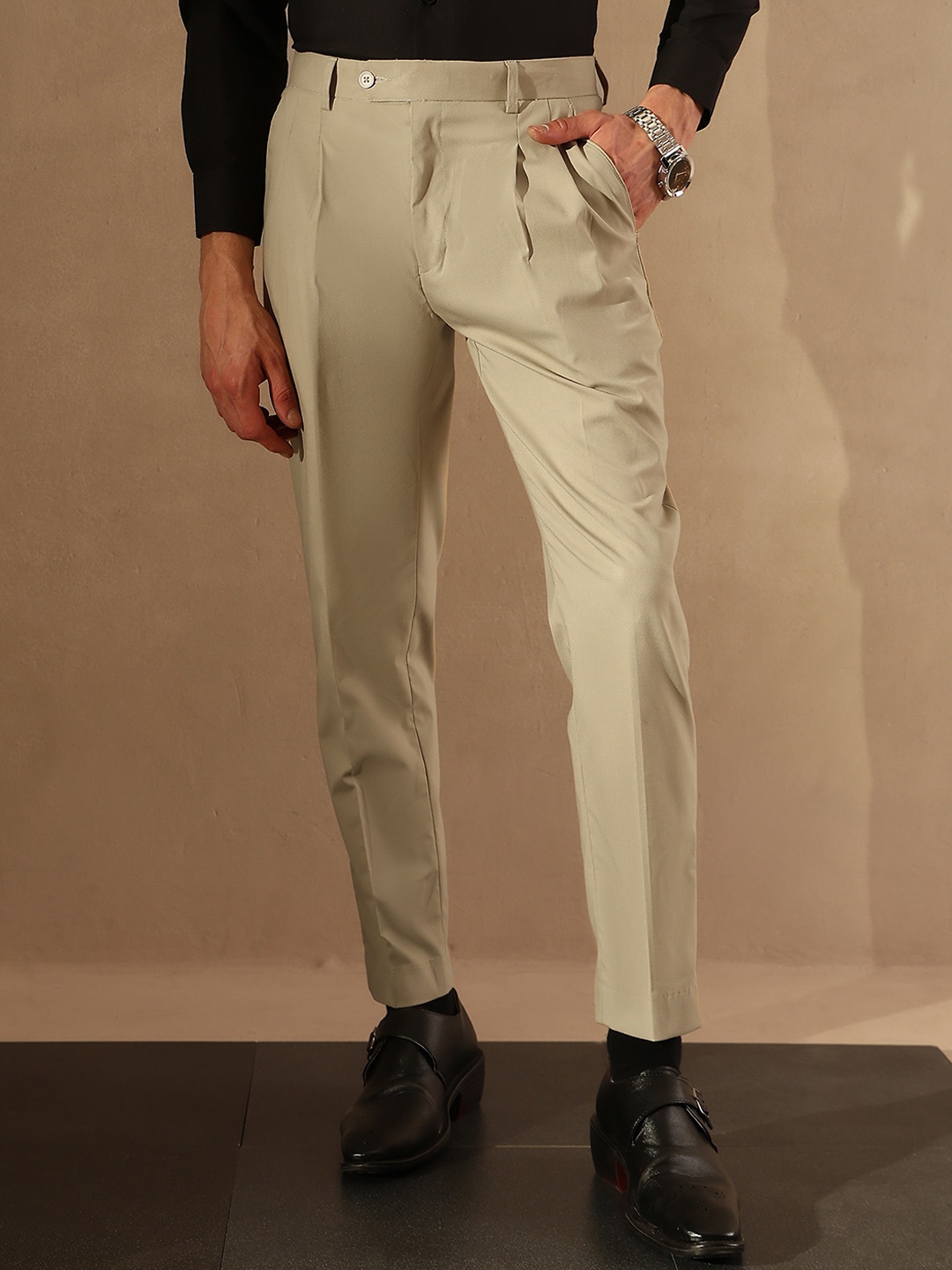

DENNISON Men Smart Tapered Fit Easy Wash Pleated Trouser, Beige