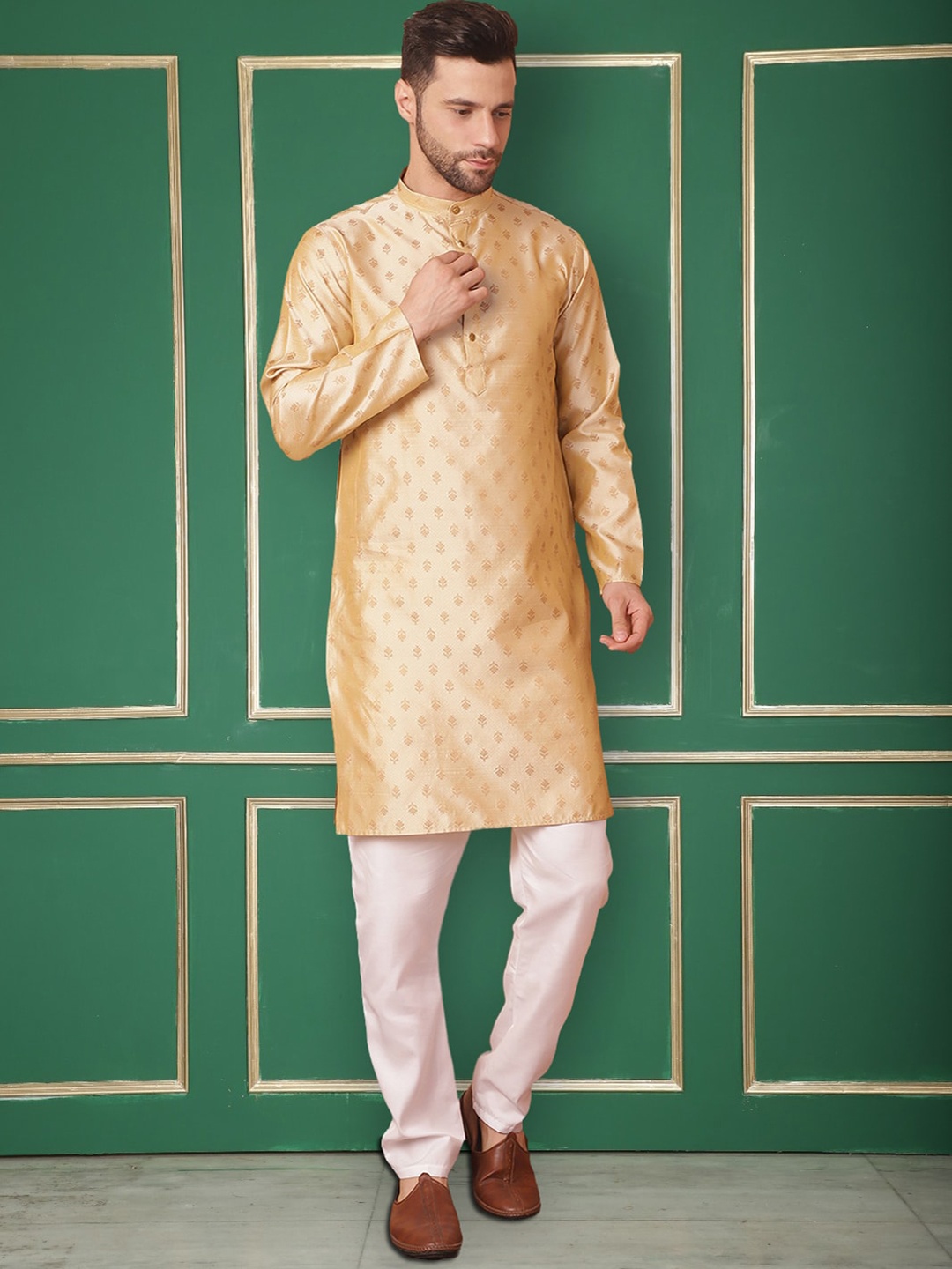 

Jompers Ethnic Motifs Thread Work Kurta, Gold