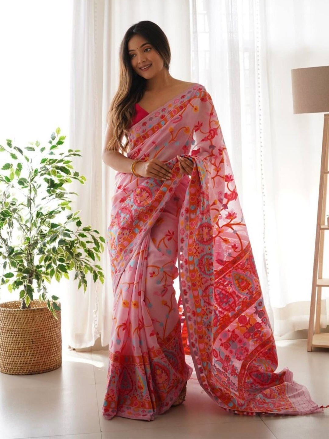 

ESOMIC EXPORT Floral Woven Design Banarasi Saree, Pink