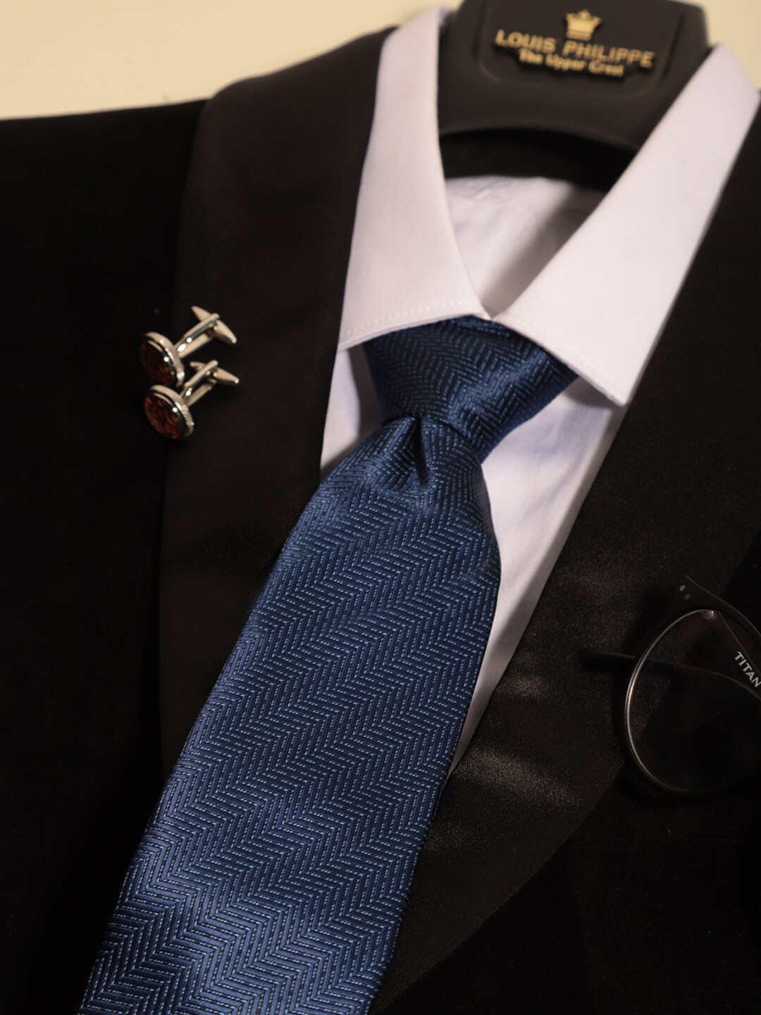 

Louis Philippe Men Woven Design Broad Tie, Navy blue