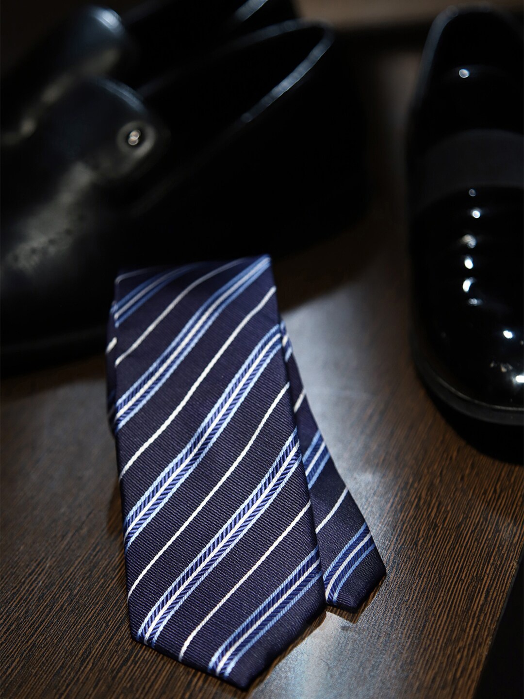 

Louis Philippe Men Striped Broad Tie, Navy blue