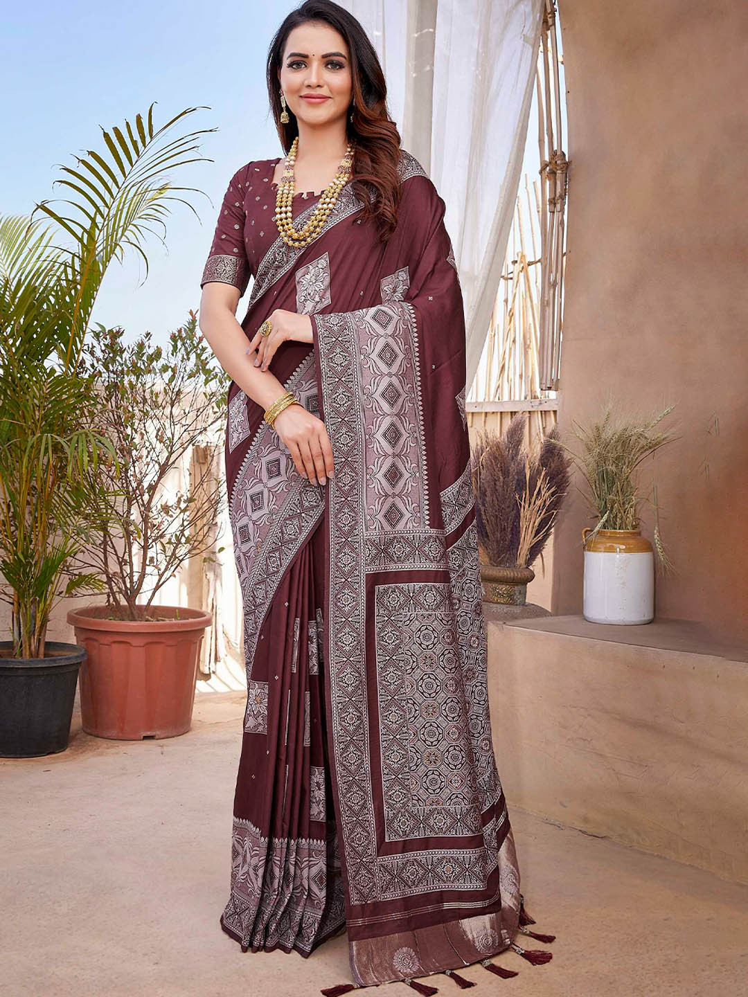 

Mitera Brown Ethnic Motifs Woven Design Zari Banarasi Saree