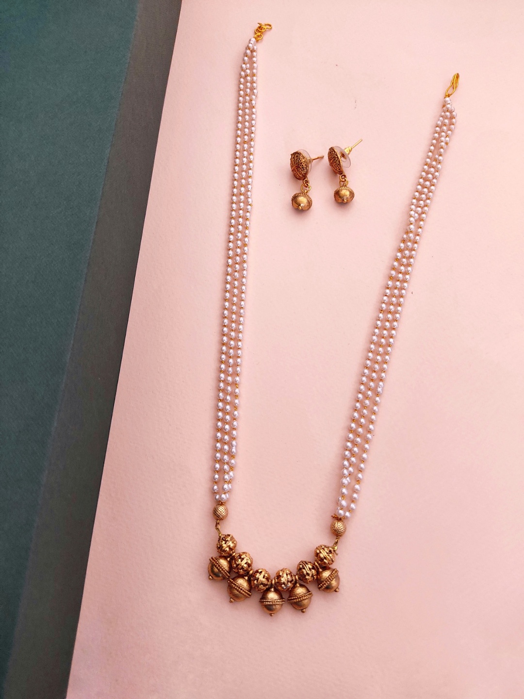 

Pihtara Jewels Gold Plated Pearl Beaded Necklace Set