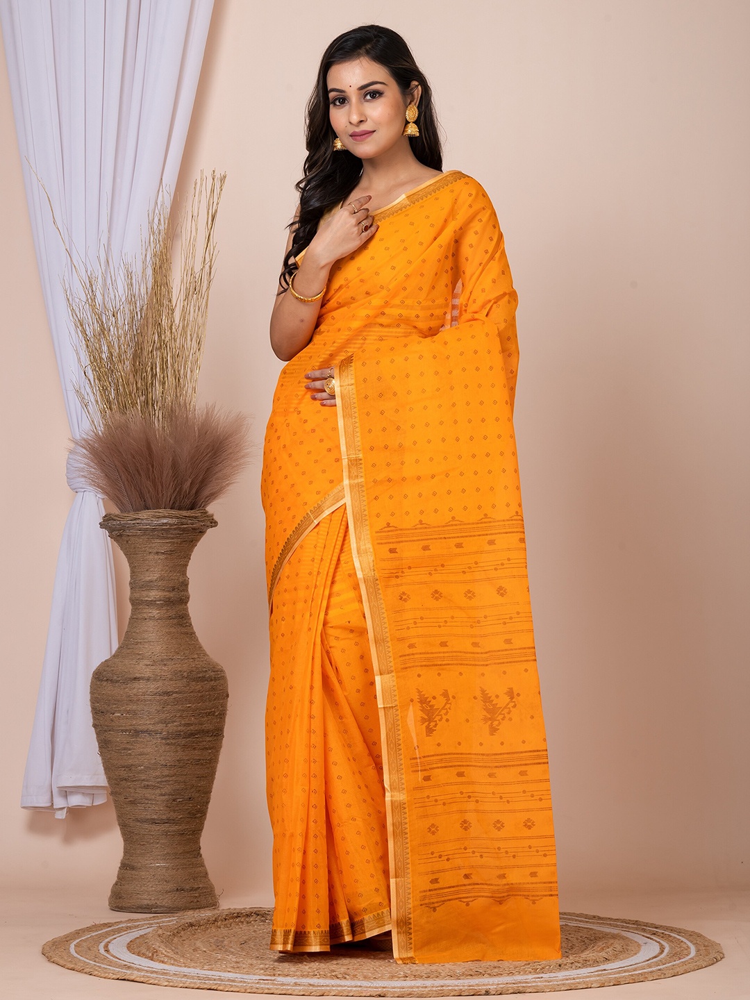 

Laa Calcutta Geometric Printed Pure Cotton Taant Saree, Orange