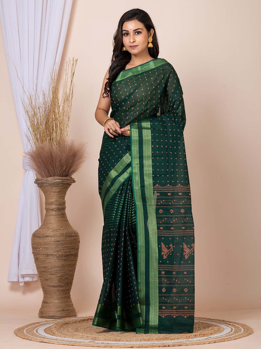 

Laa Calcutta Geometric Printed Pure Cotton Taant Saree, Green