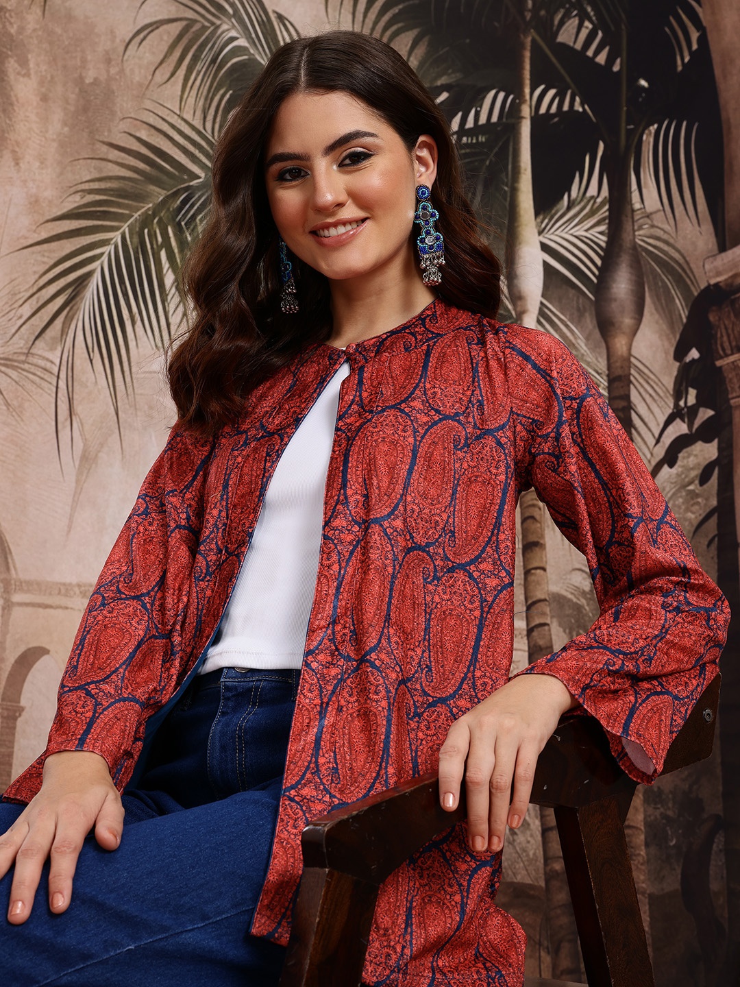 

Sangria Paisley Print Round-Neck Ethnic Tailored Jacket, Red