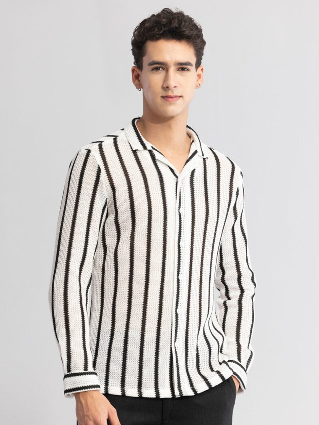 

Snitch White Classic Vertical Stripes Opaque Casual Shirt