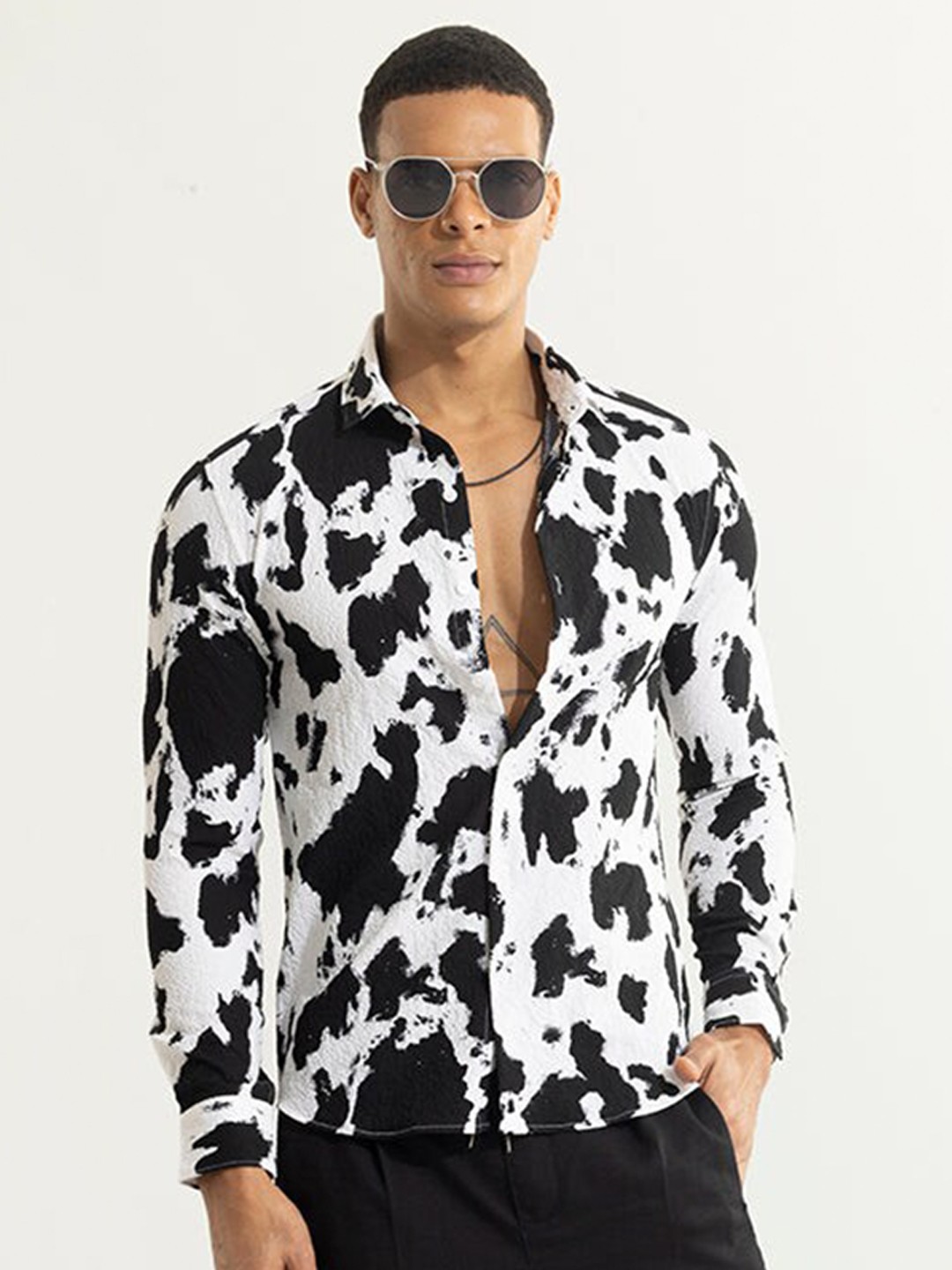 

Snitch Classic Slim Fit Floral Printed Spread Collar Casual Shirt, White