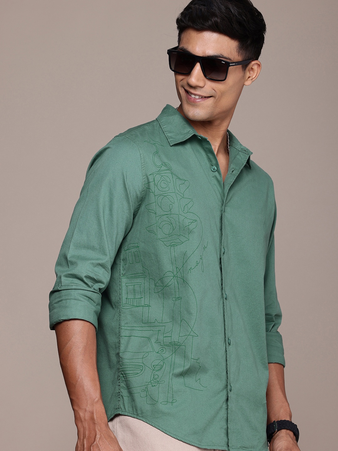 

WROGN Pure Cotton Placement Graphic Print Casual Shirt, Green