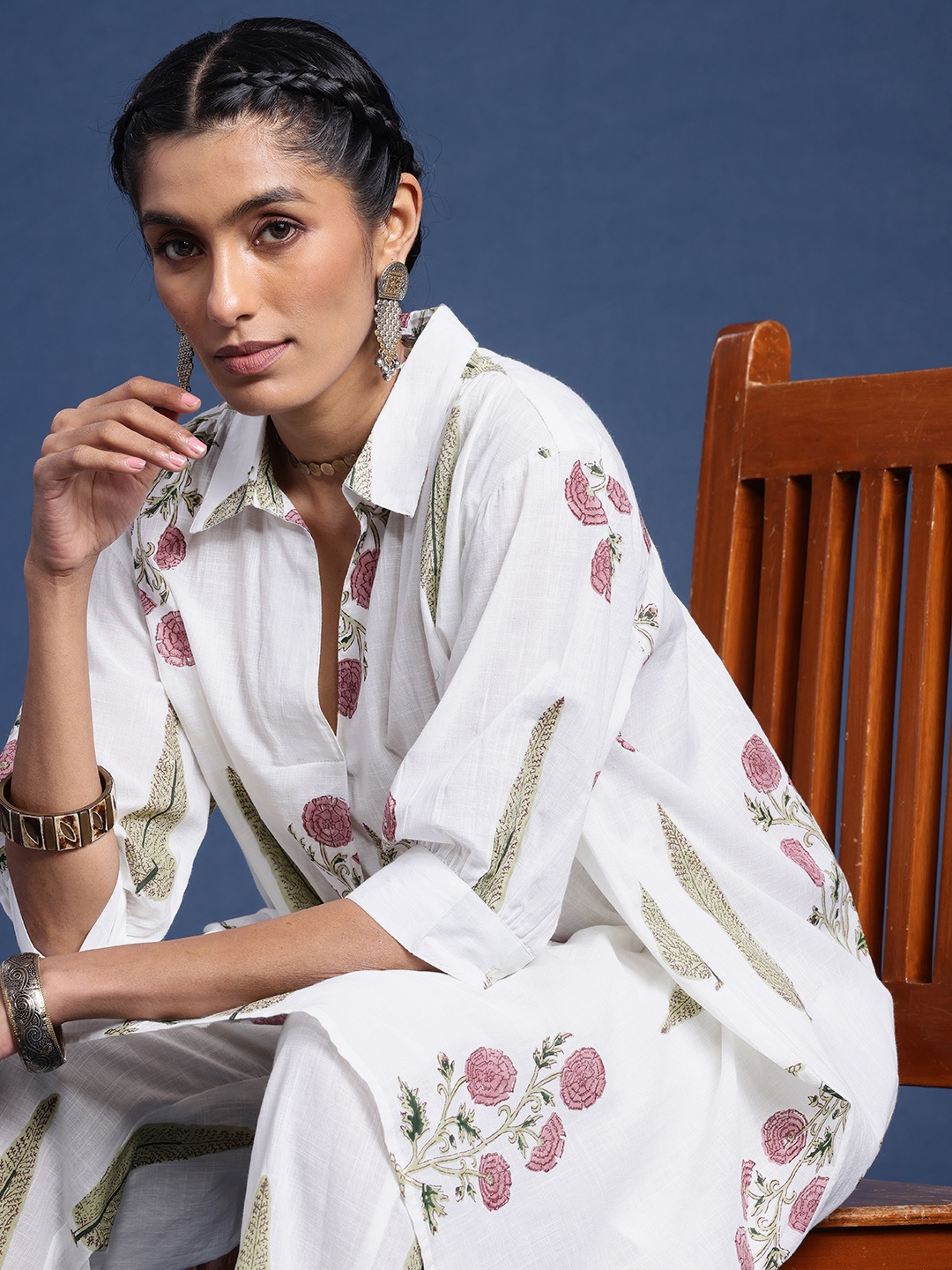 

Taavi Women Sanganeri Floral Printed Regular Pure Cotton Kurta With Trousers, White