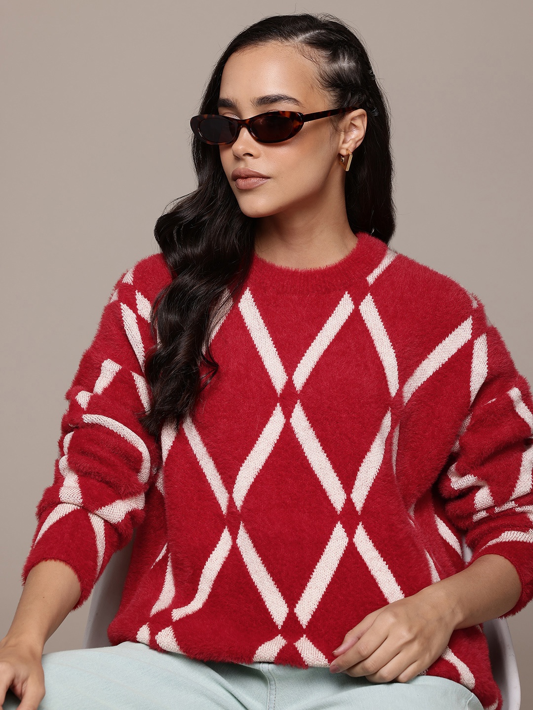 

The Roadster Lifestyle Co. Geometric Design Fuzzy Pullover, Red