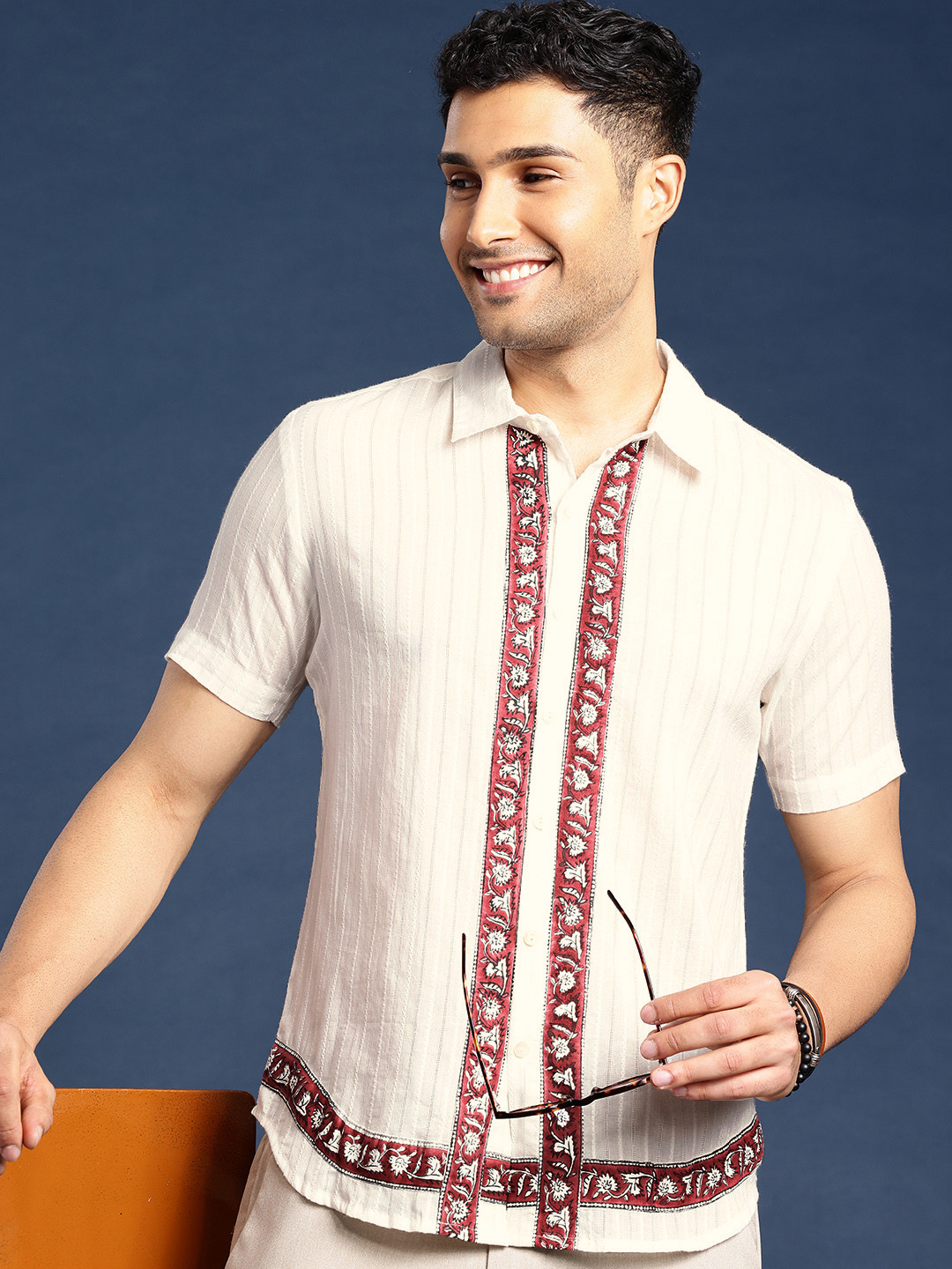 

Taavi Self-Striped Pure Cotton Sanganeri Folk Casual Shirt, Off white