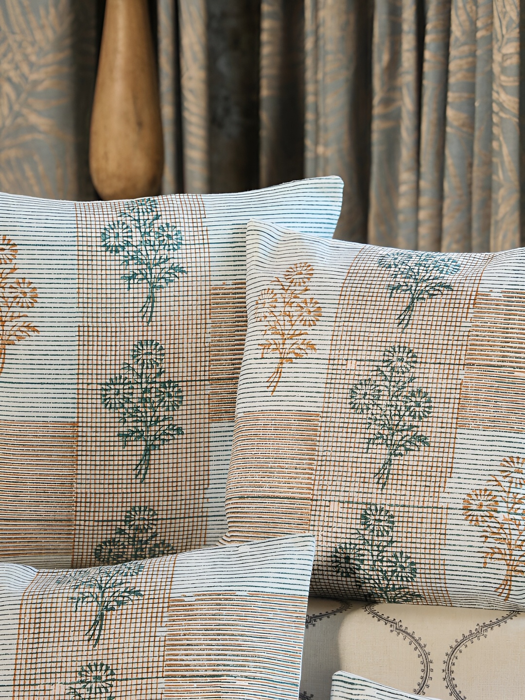 

Aura Green & Beige 5 Pieces Floral Cotton Square Cushion Covers