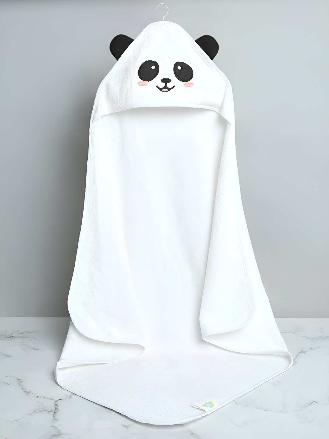 

Fancy Fluff White & Black Panda Bamboo 400 GSM Bath Towel