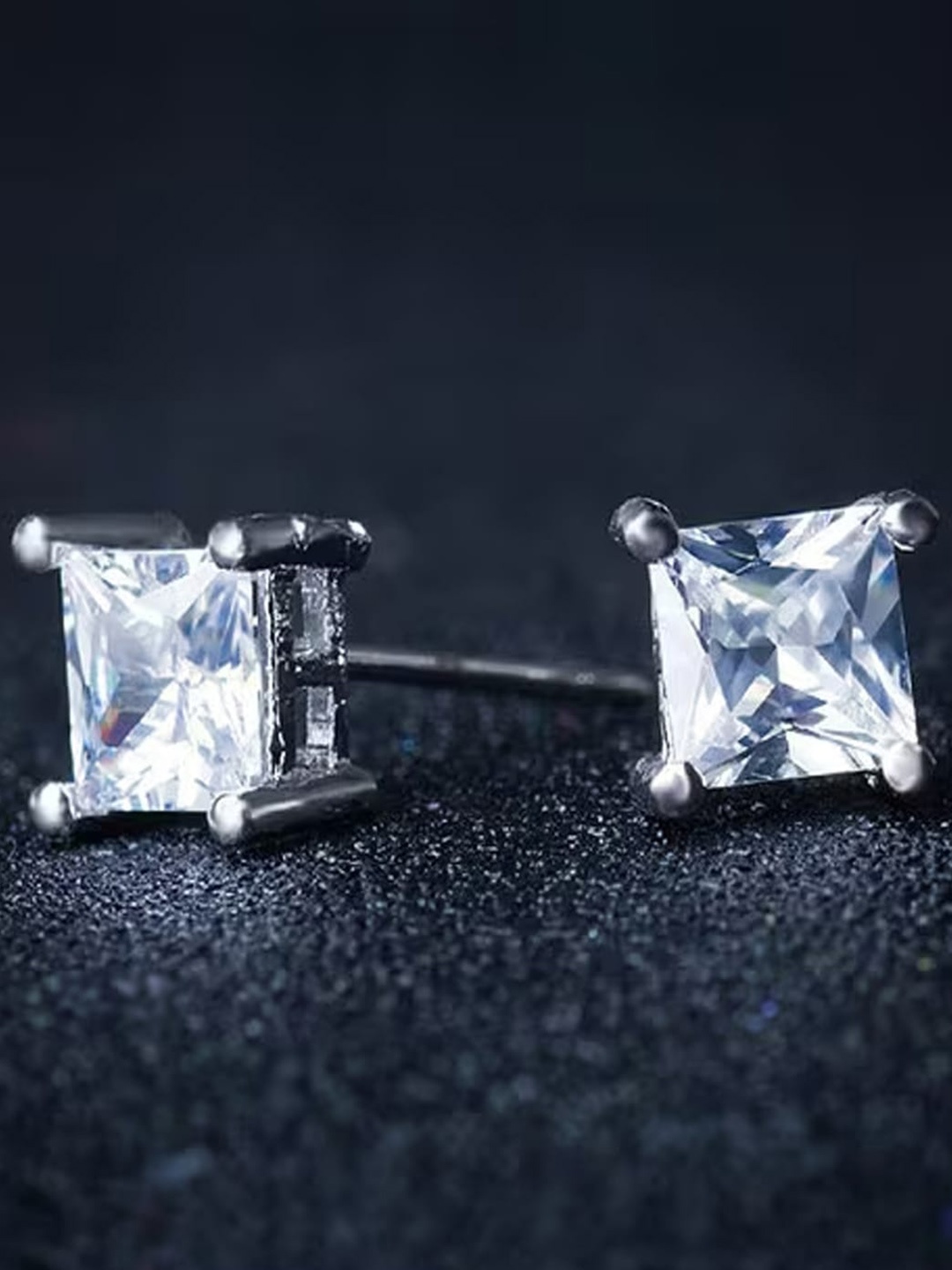 

FIMBUL Men Silver Plated Square Cubic Zirconia Studs Earrings